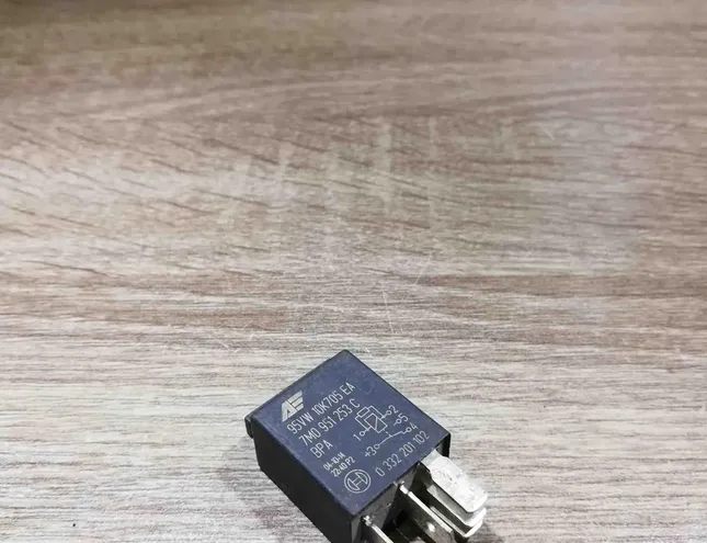 VOLKSWAGEN Passat B6 (2005-2010) Relays 7m0951253c,95vw10k705ea,404 34410681