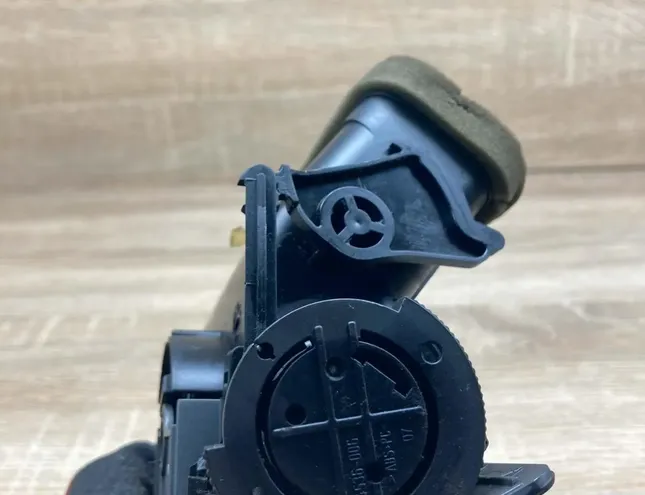 BMW 7 Series E23 (1977-1987) Вентиляционные отверстия в приборной панели 8223334,14121810 34326884