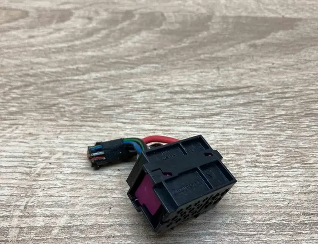 BENTLEY Continental Провод высокого напряжения зажигания (провод свечи) 6Q0937713 34378809