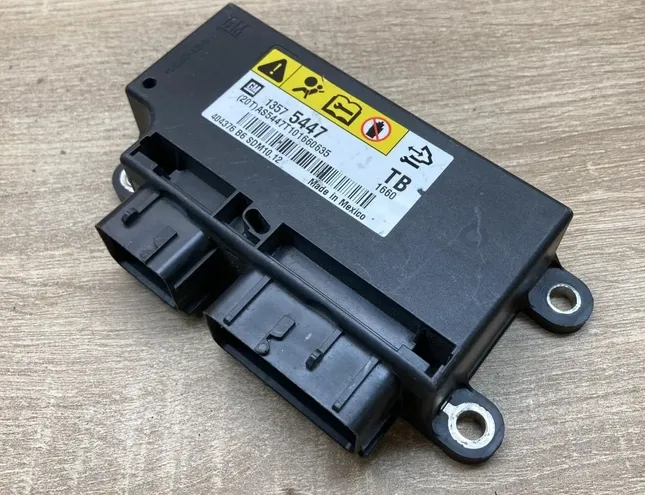 OPEL Insignia A (2008-2016) Security Control Unit 13575447 34425264