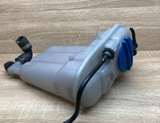 AUDI Q5 8R (2008-2017) Expansion Tank 8K0121403Q,Withconnector 34302952