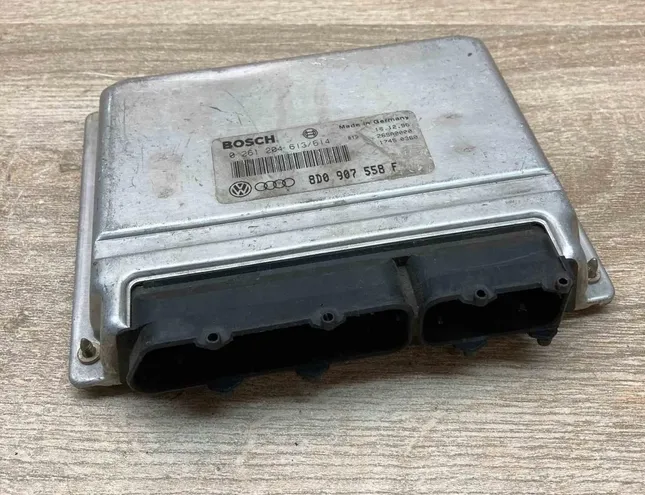VOLKSWAGEN Passat B5 (1996-2005) Engine Control Unit ECU 8D0907558F,0261204613 34322379