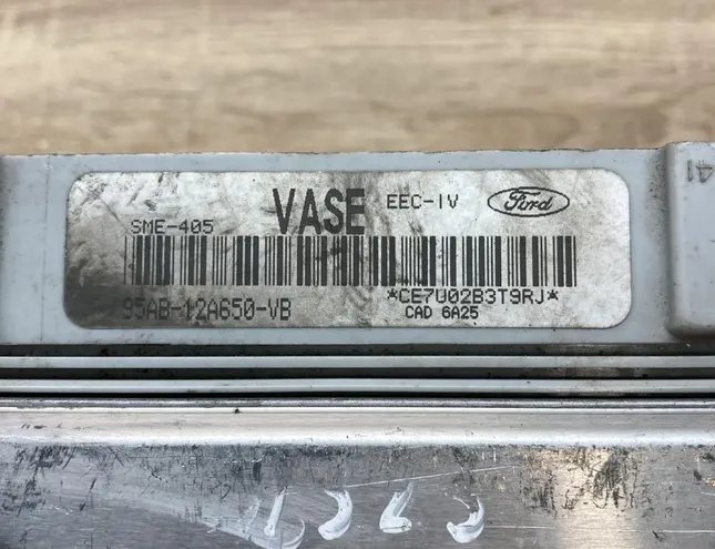 FORD Escort 6 generation (1995-2000) Engine Control Unit ECU 95AB12A650VB,SME405 34298094