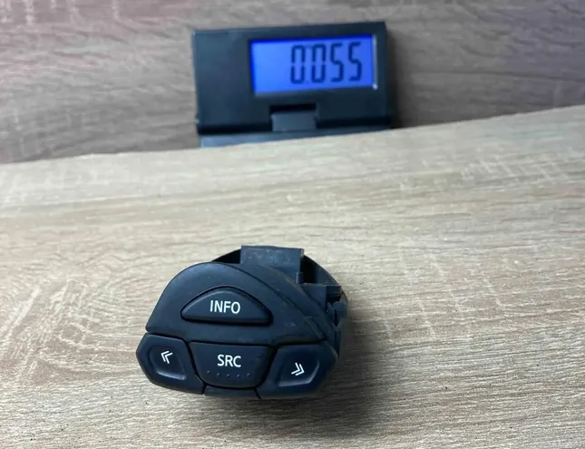 NISSAN Primera P10 (1990-1997) Steering wheel buttons / switches 25552BN800,C8FN14,1594RA 34367694