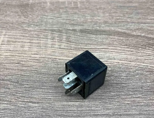 VOLVO S80 1 generation (1998-2006) Relays V23134A52X345,9441160 34366934