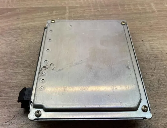 SEAT Leon Engine Control Unit ECU 8D0907401H,0281001834,D42 34365904