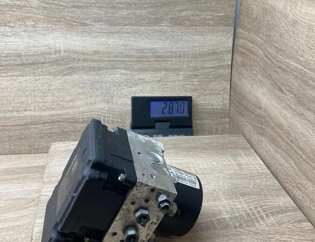 VOLVO V70 2 generation (2000-2008) ABS Pump 30681619,P30681619 34445404