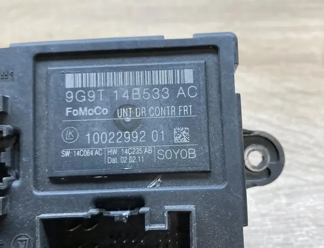 VOLVO XC60 1 generation (2008-2017) Fuse box 9G9T14B533AC,9G9T14B533AC 34277836