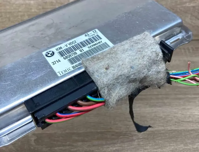 BMW 7 Series E23 (1977-1987) Suspension control unit 6859720,WithPlug 34360816