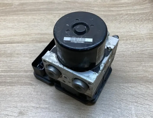 VOLVO V70 2 generation (2000-2008) ABS Pump 30681619,P30681619 34445404