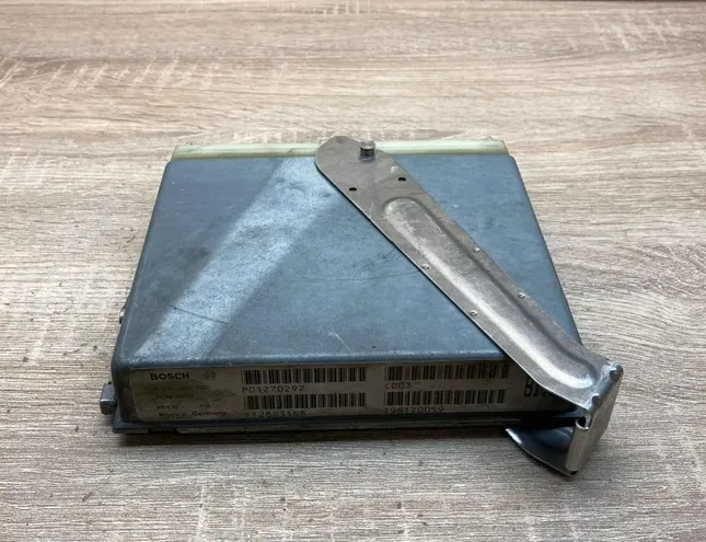 VOLVO V70 1 generation (1997-2000) Engine Control Unit ECU 0281001592,17390059 34361970