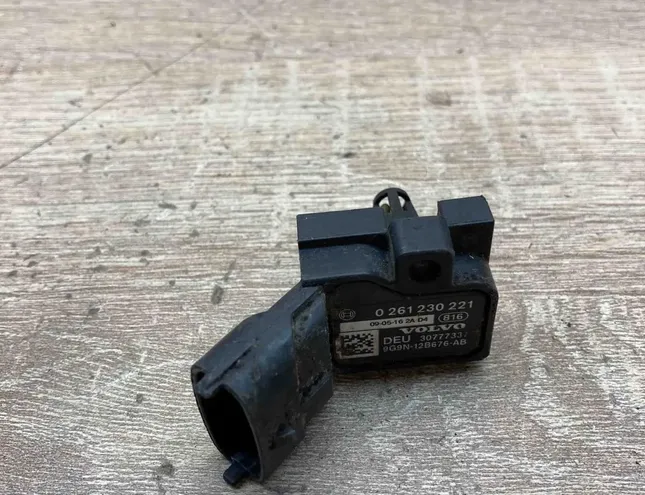 VOLVO XC60 1 generation (2008-2017) Turbine pressure sensor 30777337,0261230221 34370659