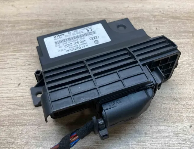 AUDI A6 C4/4A (1994-1997) Voltage Control Unit 4F0907280A,F005S00102 34388968