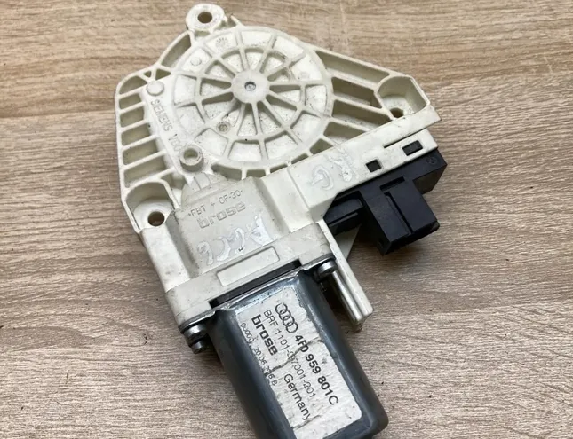 AUDI A6 C4/4A (1994-1997) Rear Left Door Window Control Motor 4F0959801C 34441388