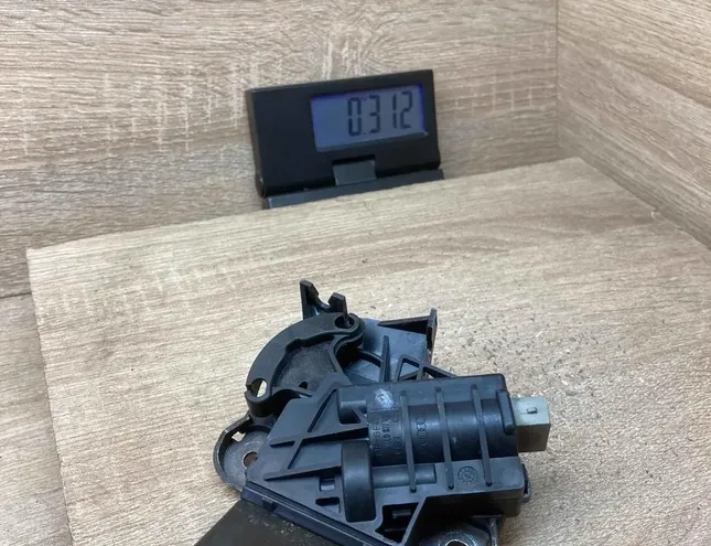 VOLKSWAGEN Passat B6 (2005-2010) Tailgate Boot Lock 4E0827505 34375954