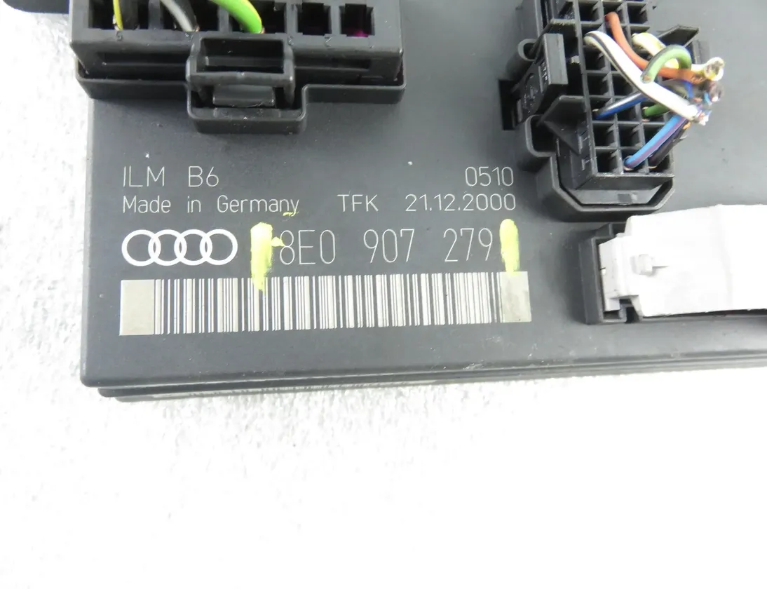 AUDI A4 B6/8E (2000-2005) Headlight Control Unit 8E0907279 28287447