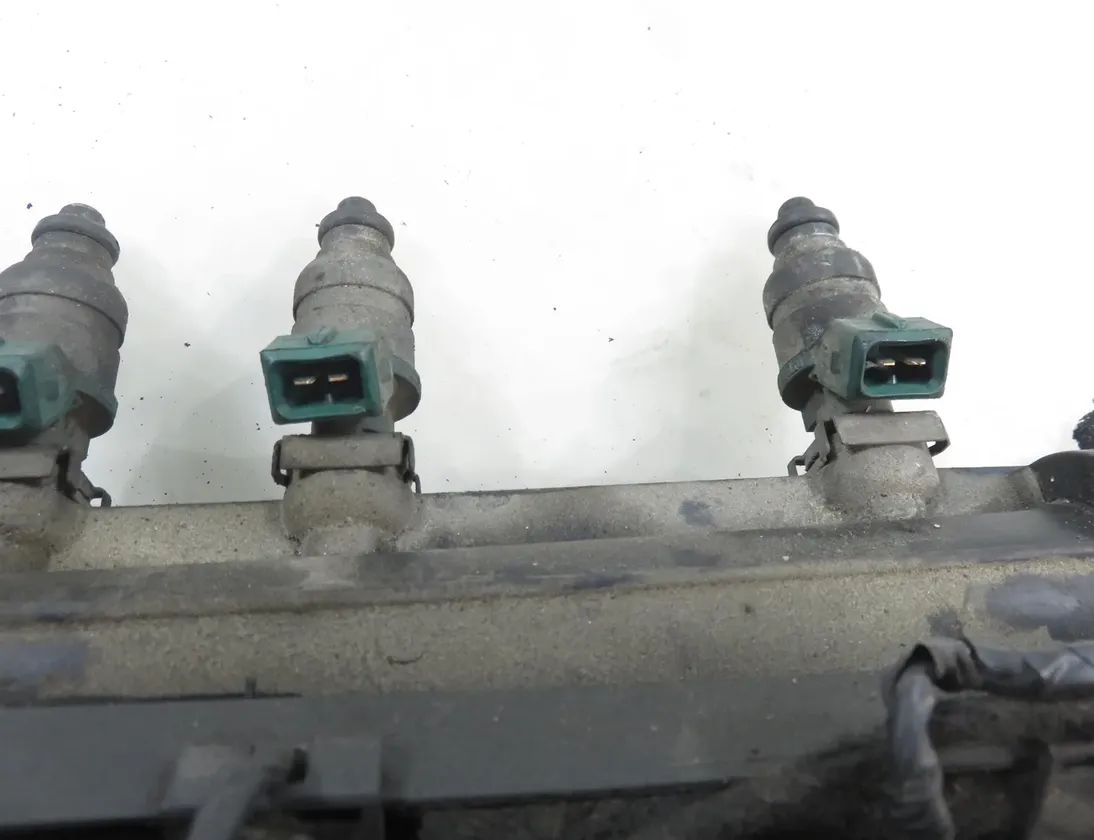 SEAT Toledo 2 generation (1999-2006) Топливная рейка 037906031AA,06A133317A 33715511