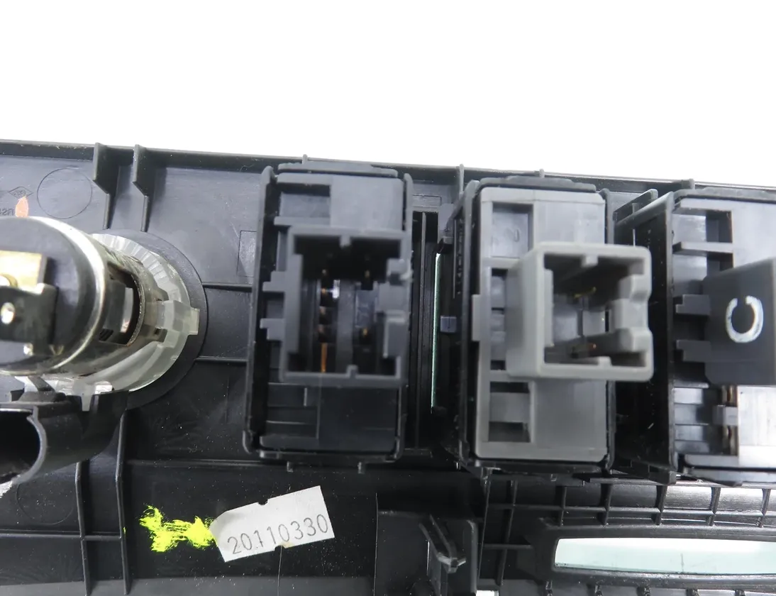 RENAULT Koleos 1 generation (2008-2016) Ignition Button 682607542R 34843734
