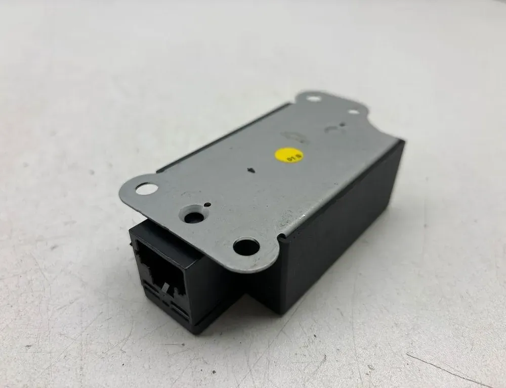 VOLKSWAGEN Golf Plus 1 generation (2004-2009) Bootlid Antenna Amplifier 5M0035570B 34114352