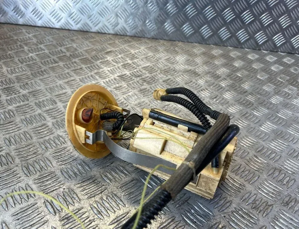 VOLVO V70 3 generation (2007-2020) Топливный насос 0580303065,30792518 34108495