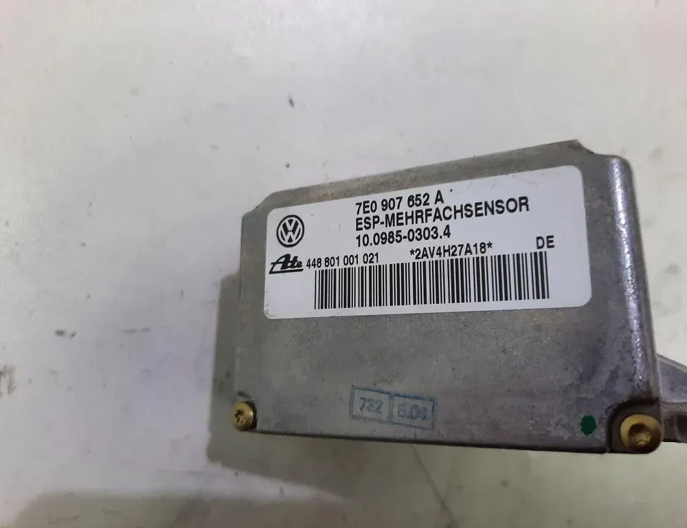 VOLKSWAGEN Touareg 1 generation (2002-2010) Acceleration Sensor 7E0907652A 34126028
