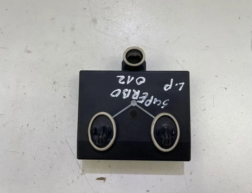 SKODA Superb 2 generation (2008-2015) Rear Right Door Control Unit 8X0959792C 34126763