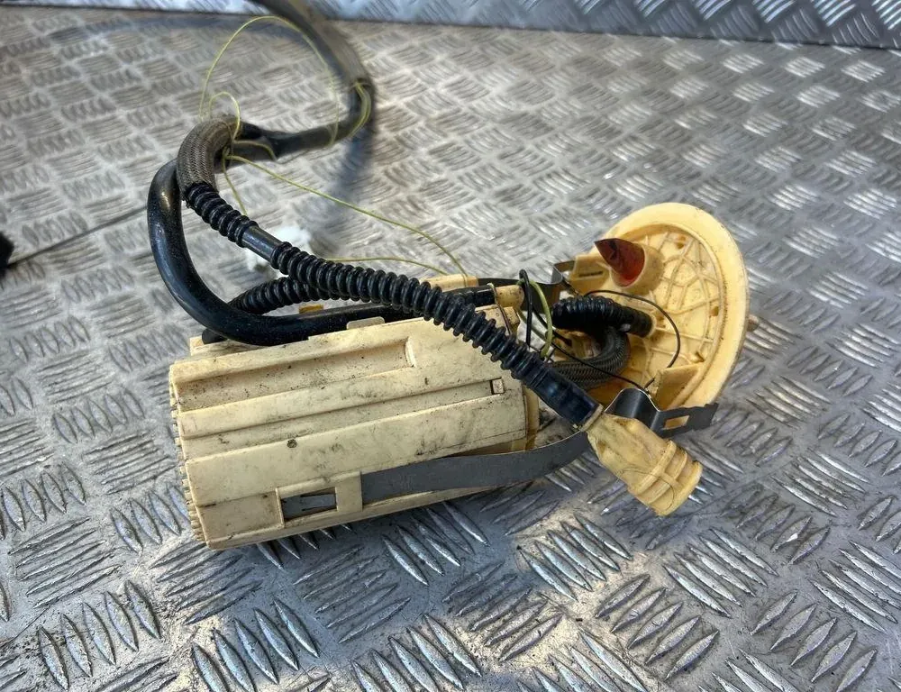 VOLVO V70 3 generation (2007-2020) Топливный насос 0580303065,30792518 34108495