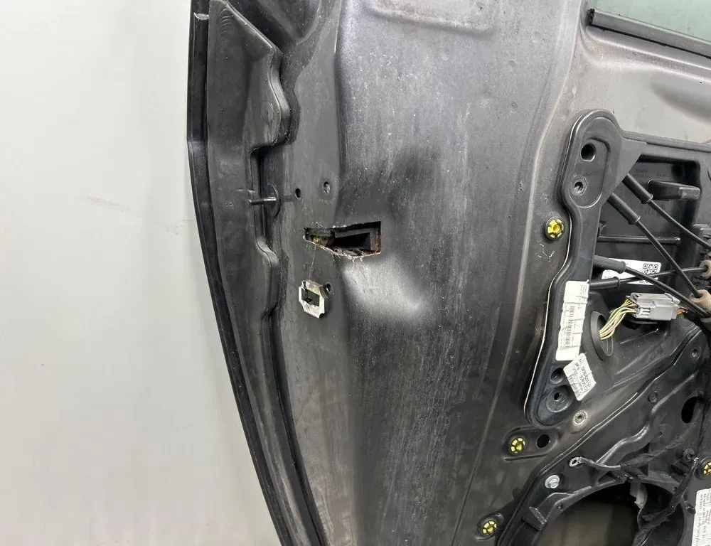 CHRYSLER Pacifica 2 generation (RU) (2016-2023) Rear Left Door 34120849