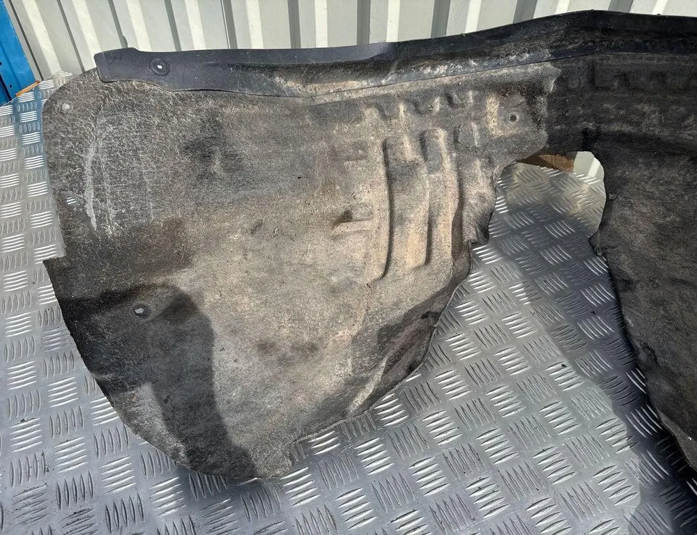 VOLVO V40 Cross Country 1 generation (2012-2020) Front Right Inner Arch Liner 34115241