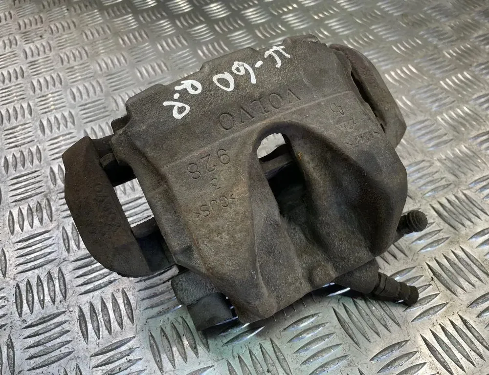VOLVO XC60 1 generation (2008-2017) Front Right Brake Caliper 34091974