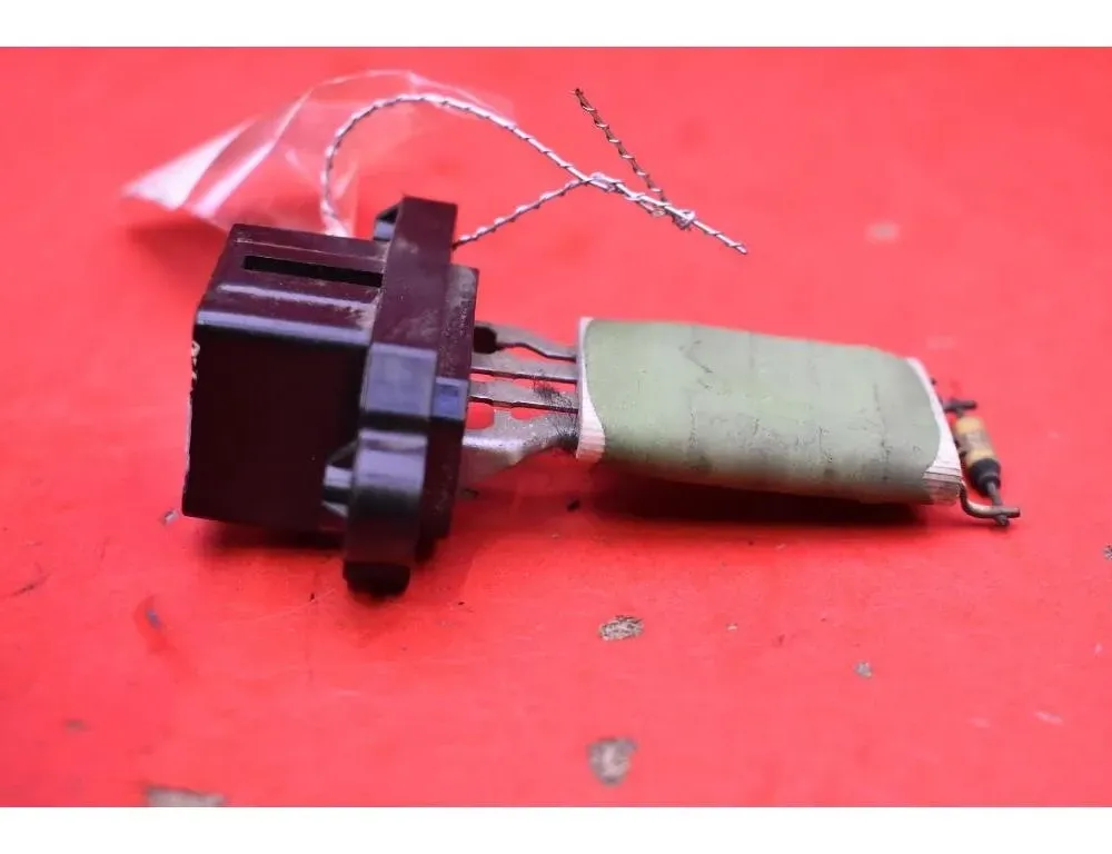 SKODA Citigo 1 generation (2011-2020) Interior Heater Resistor 30663137