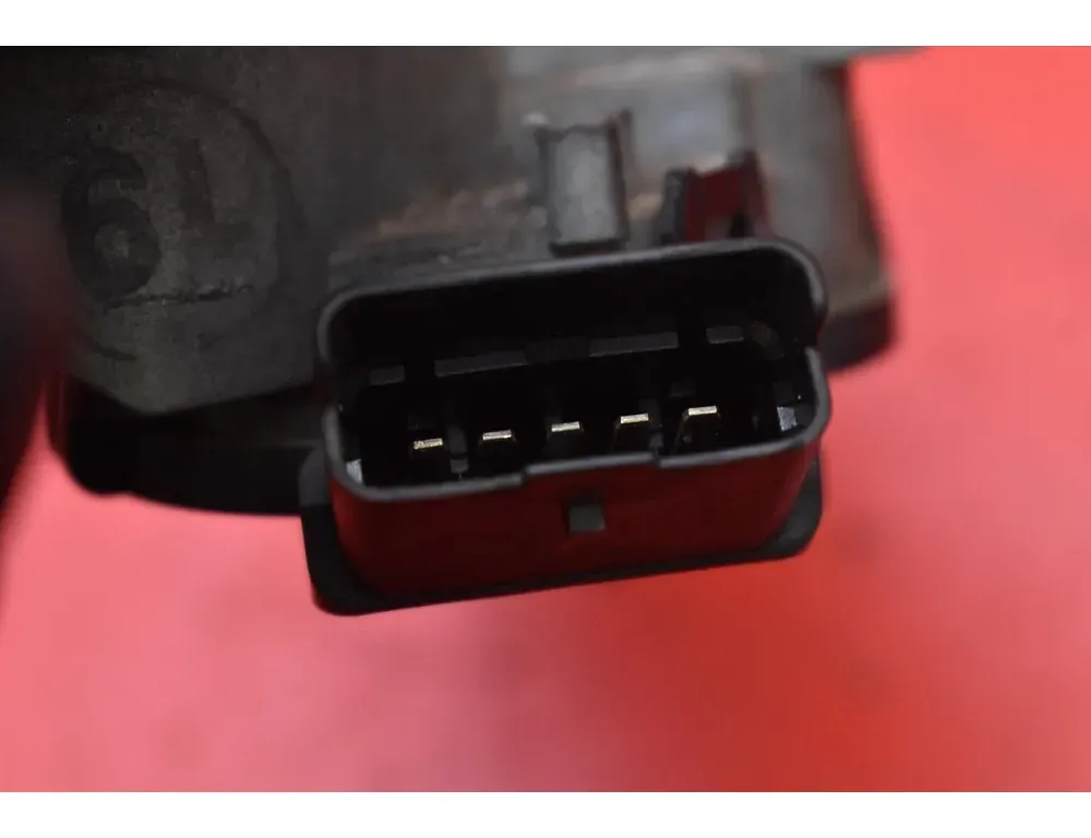 PEUGEOT 107 Peugeot 107 (2005-2014) Wiper motor 33800316