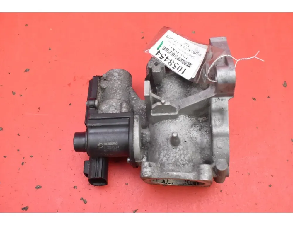 VOLVO V70 2 generation (2000-2008) EGR Valve 30774812 34528512