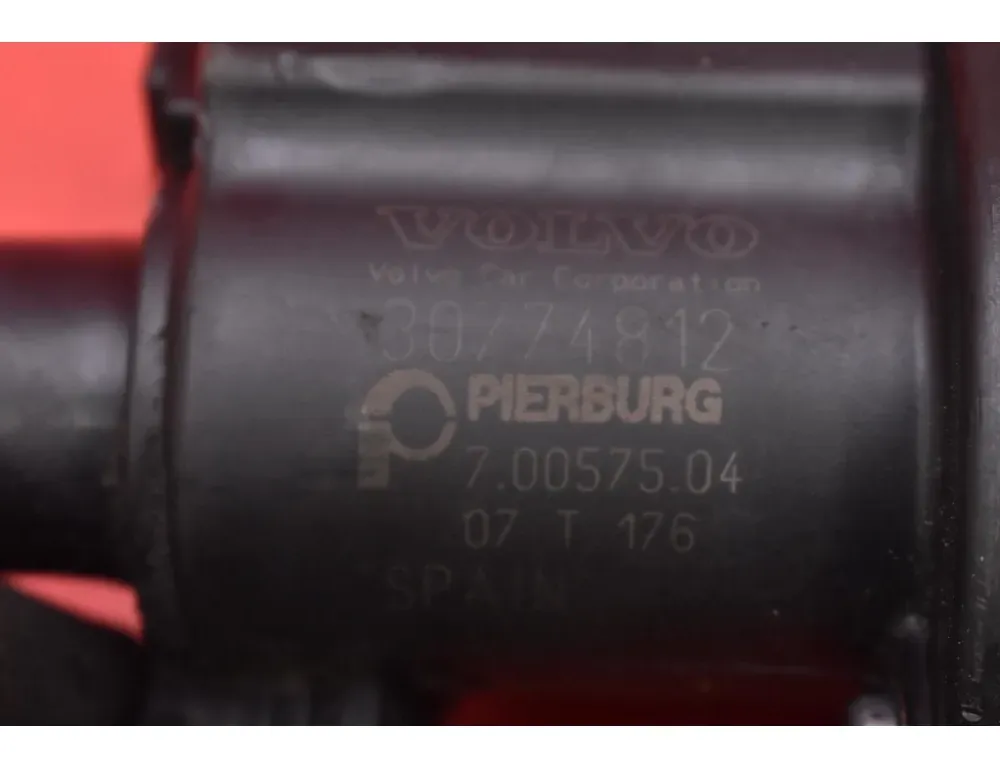 VOLVO V70 2 generation (2000-2008) EGR Valve 30774812 34528512