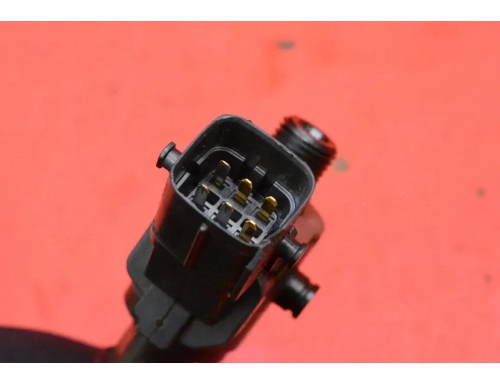 VOLVO S90 2 generation (2016-2023) Форсунка VEA13-2370010-AA 34518394