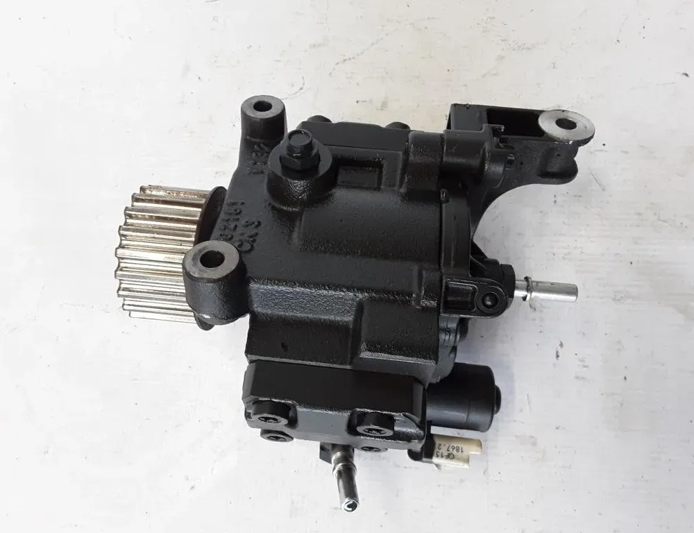 RENAULT Kadjar 1 generation (2015-2024) Fuel Pump 8201100115 22382135