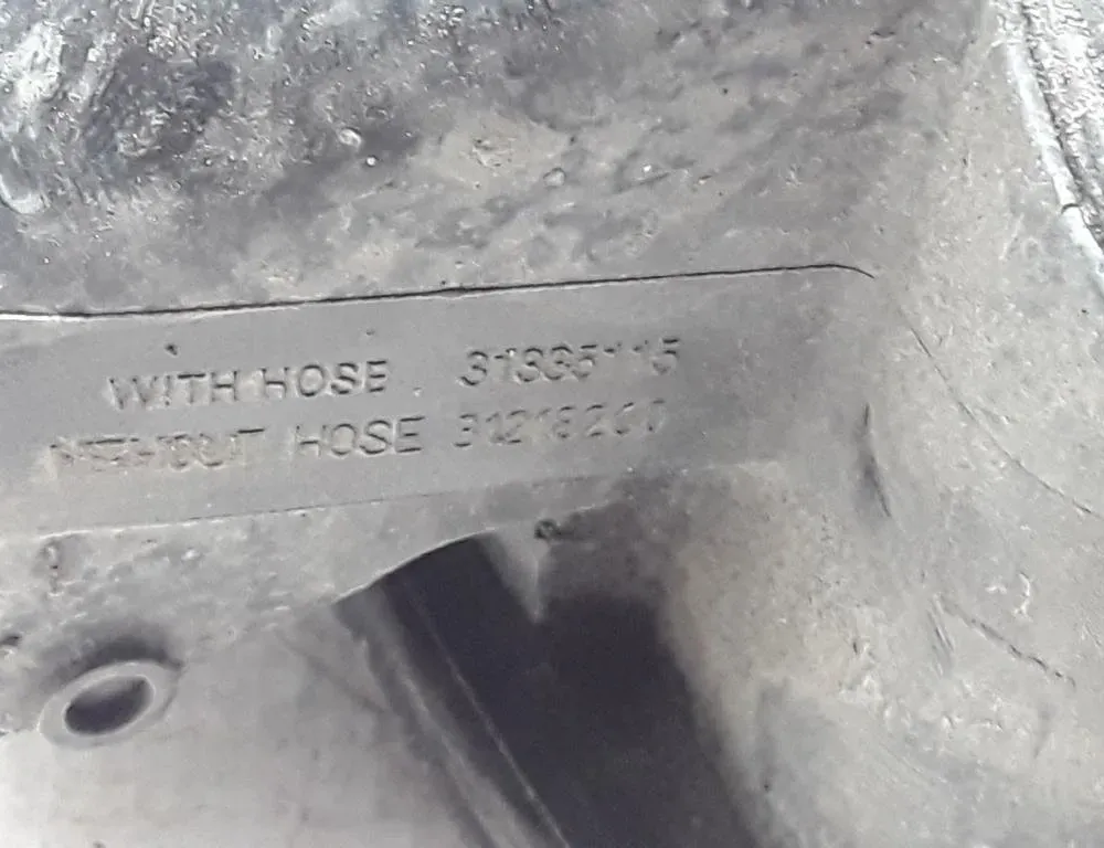 VOLVO V70 3 generation (2007-2020) Fuel Tank Flap 31335115 22478405