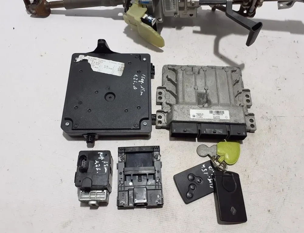RENAULT Megane 3 generation (2008-2020) Engine ECU Set 31381785