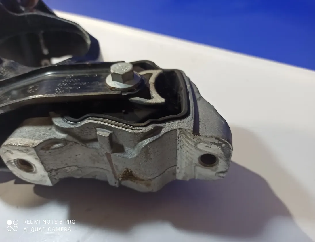 VOLVO S60 2 generation (2010-2020) Left Side Engine Mount 30748173,31330138 13146017