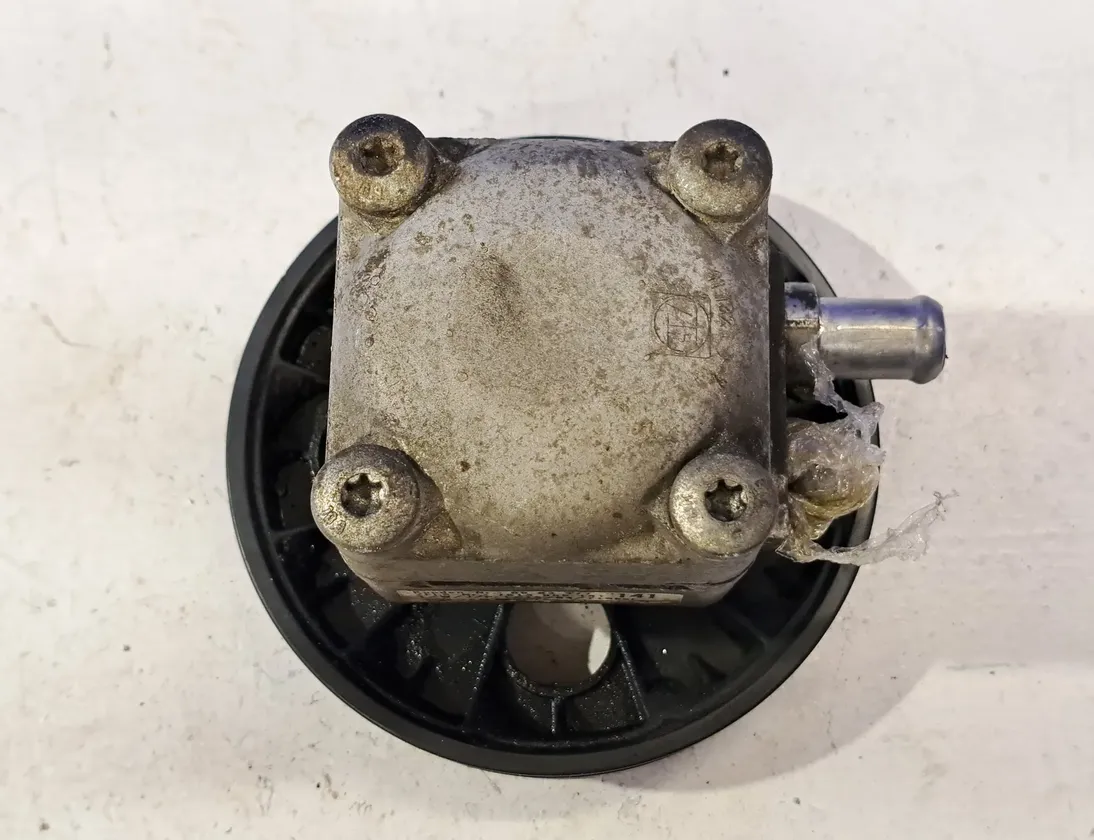 VOLVO V70 2 generation (2000-2008) Power Steering Pump 8683377,8251736 34844051