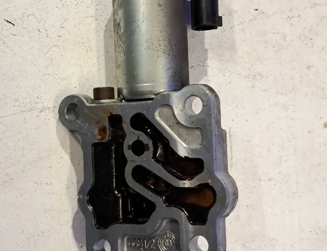 VOLVO V70 2 generation (2000-2008) Intake Pulley Valve 34711502 34845077