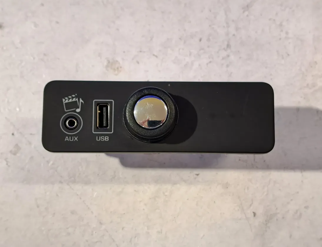 LAND ROVER Range Rover 4 generation (2012-2022) Additional Music Player Connectors 28339197 34275404