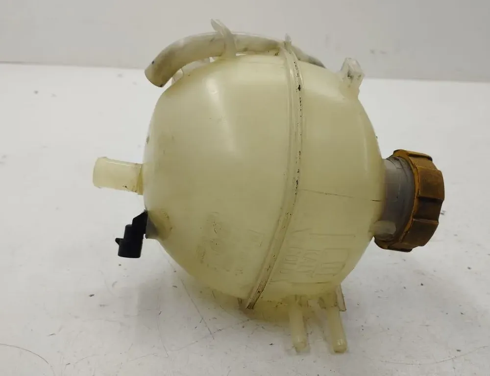 VOLVO V60 1 generation (2010-2020) Coolant Expansion Tank Reservoir 9202200 35199918