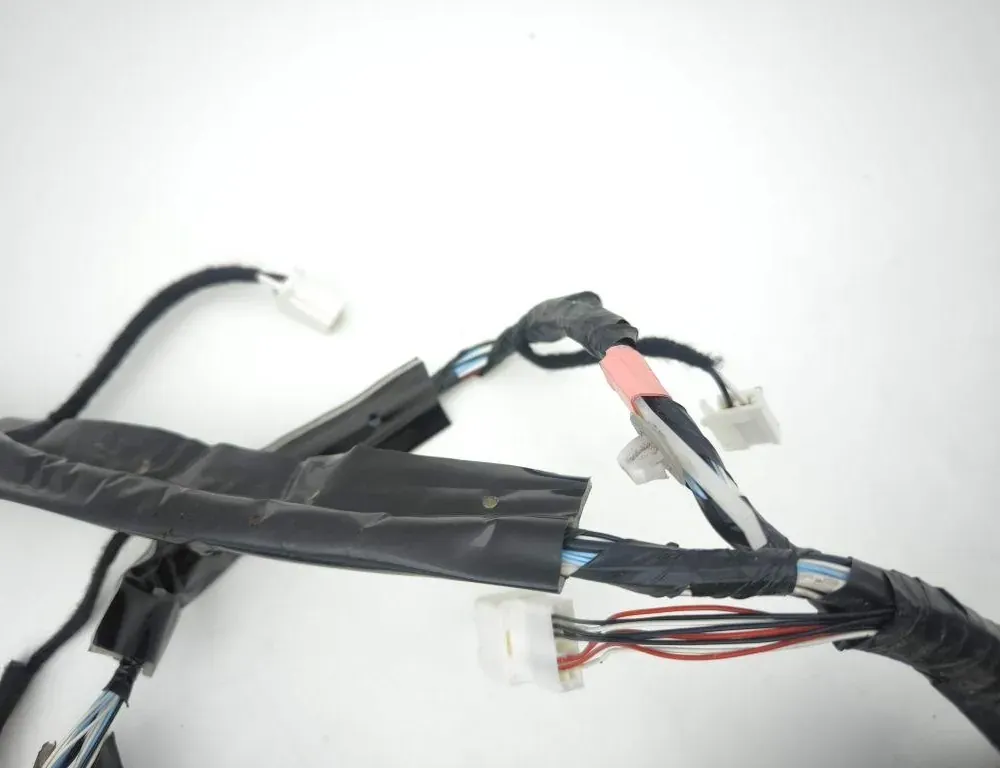 TOYOTA Prius 4 generation (XW50) (2015-2023) Дверные кабели спереди справа 8215147611 36189256