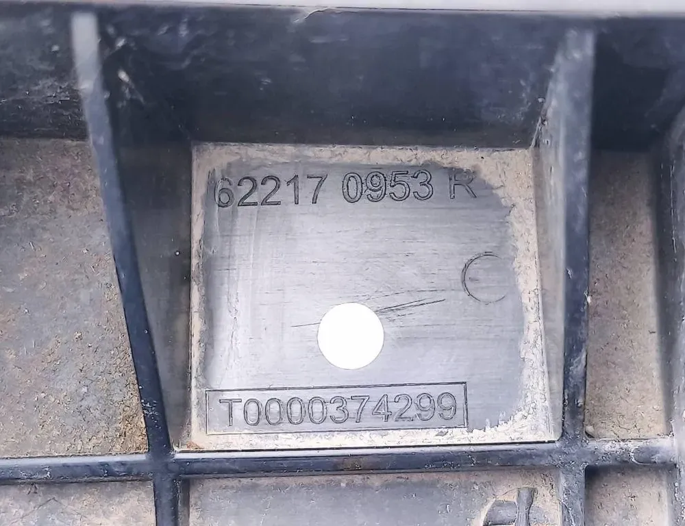 RENAULT Captur 2 generation (2019-2023) Left Headlight Bracket Mount 622170953R 33448051