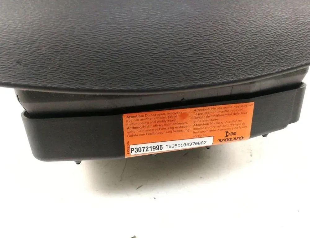 VOLVO V70 2 generation (2000-2008) Подушка безопасности руля P30721996 36130248