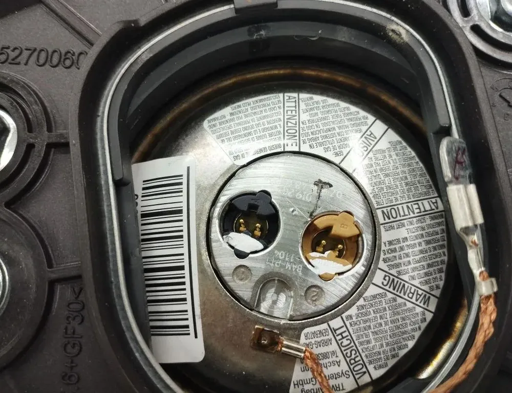 VOLVO V70 2 generation (2000-2008) Steering Wheel Airbag P30780655 36126499