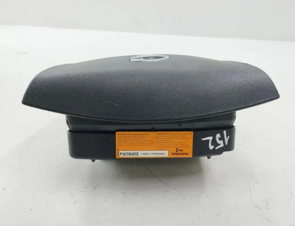 VOLVO V70 2 generation (2000-2008) Steering Wheel Airbag P30780655 36126499