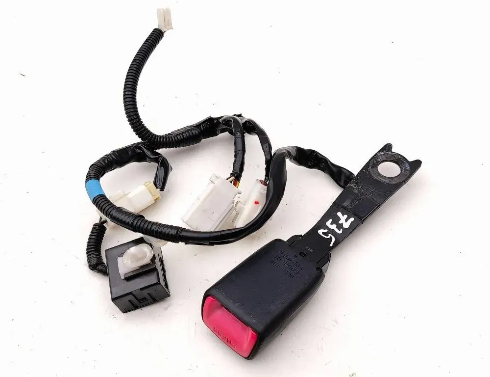 LEXUS IS XE20 (2005-2013) Front Right Seat Buckle E034501 36082525