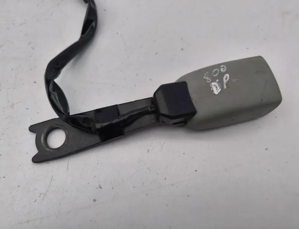 LEXUS IS XE20 (2005-2013) Front Right Seat Buckle 36082613